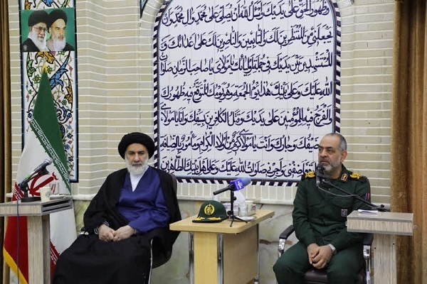 دیدار پاسداران سپاه حضرت قمربنی هاشم (ع) با نماینده ولی‌فقیه در استان