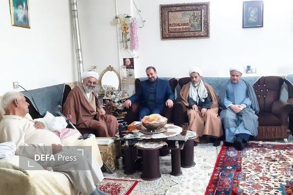 تجلیل مسئولان شهرستان نهاوند از جانبازان ۷۰ درصد + تصاویر