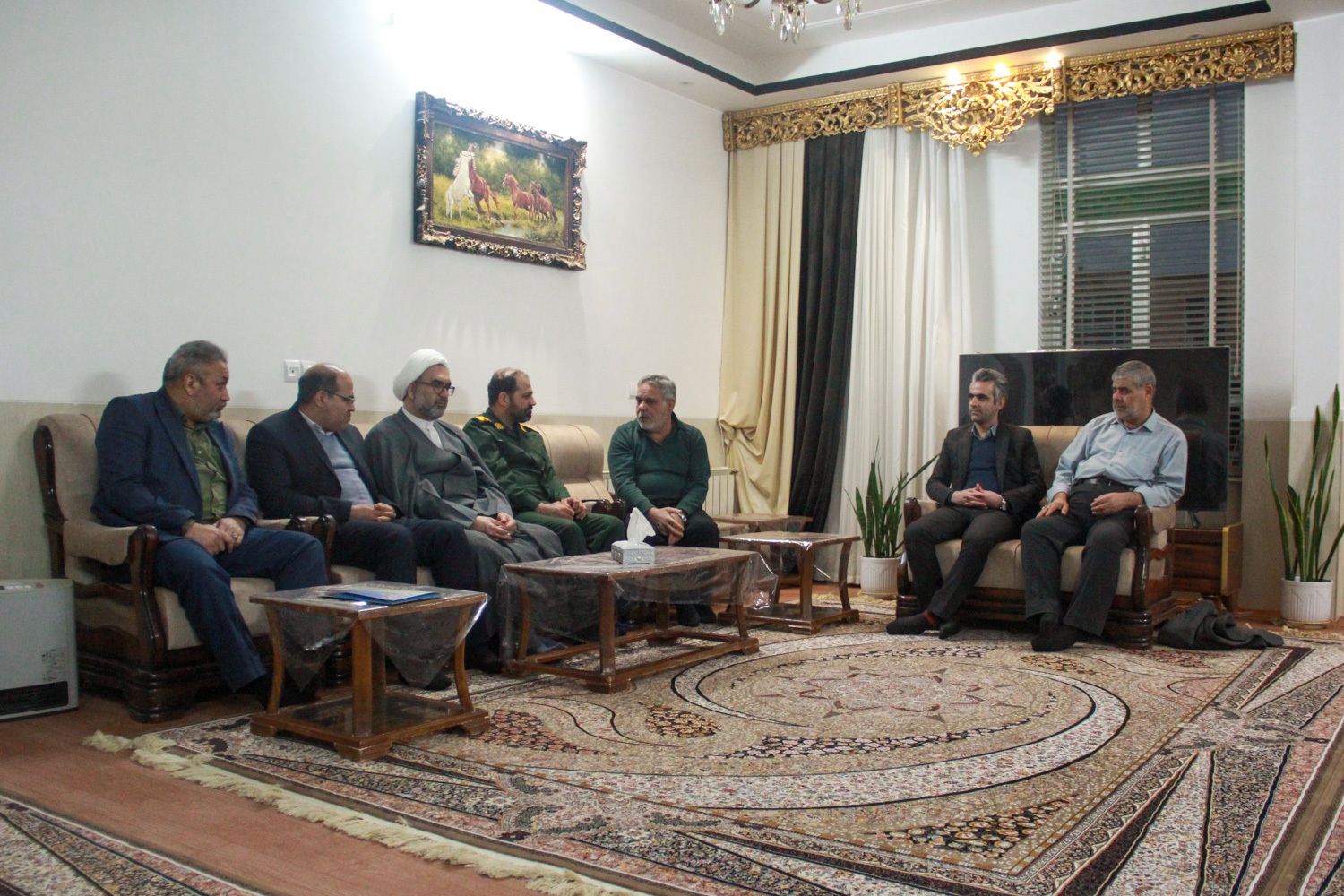 تصاویر/ دیدار سرهنگ «حرزاده» با جانبازان مهریزی به مناسبت ولادت حضرت ابالفضل العباس (ع)