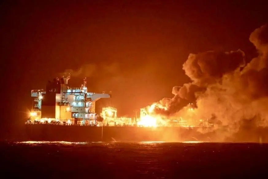 نیروهای مسلح یمن روایتی از انهدام کشتی انگلیسی مارین لواندا منتشر کرد+ فیلم نیروهای مسلح یمن روایتی از انهدام کشتی انگلیسی مارین لواندا منتشر کرد+ فیلم