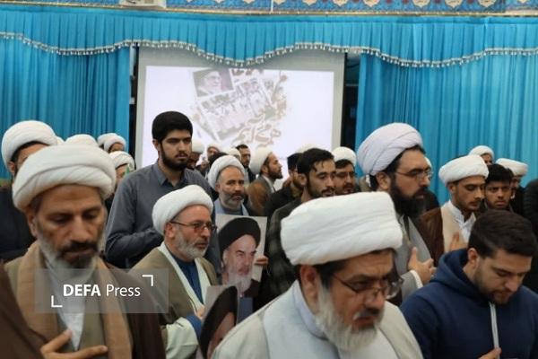 تجدید میثاق با آرمان‌های انقلاب در اجتماع طلاب و روحانیون بیرجند