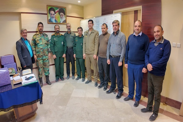 فیلم/ تجلیل نمایندگان ارتش در یزد از سرهنگ «حرزاده» به مناسبت روز پاسدار