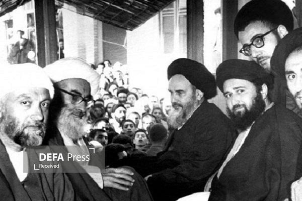 انتشار مقاله توهینآمیز شاه واکنشی در مقابل شهادت مصطفی خمینی انتشار مقاله توهینآمیز شاه واکنشی در مقابل شهادت مصطفی خمینی