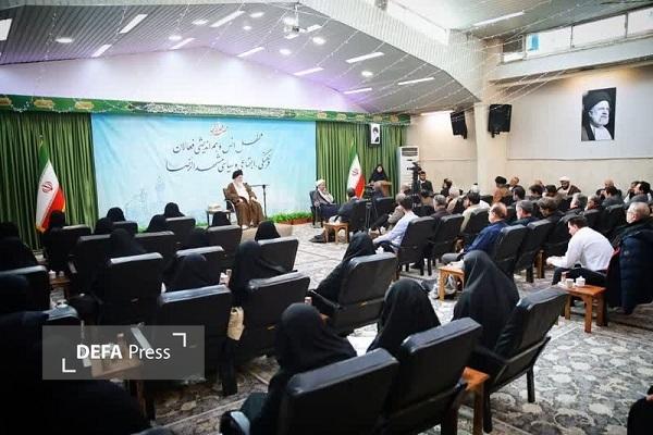 آیت الله علم الهدی:جهاد تبیین، رسالت اصلی تشکل بانوان انقلابی است/ضرورت میدان‌داری بانوان در عرصه‌های اجتماعی/ اتحاد و همبستگی رمز پیروزی ما و شکست دشمن است/ مبارزه و جنگ تا ظهور حضرت بقیه‌الله (عج) ادامه دارد