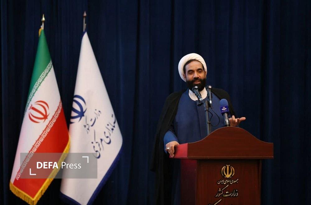 استاندار: اقامه نماز در تمام دستگاه‌های اجرایی استان مرکزی مورد توجه قرار گیرد