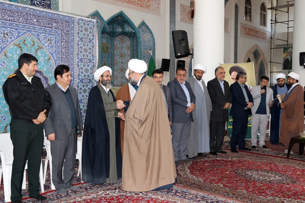 تجلیل از مجریان و دست‌اندرکاران برگزاری اعتکاف در نظرآباد