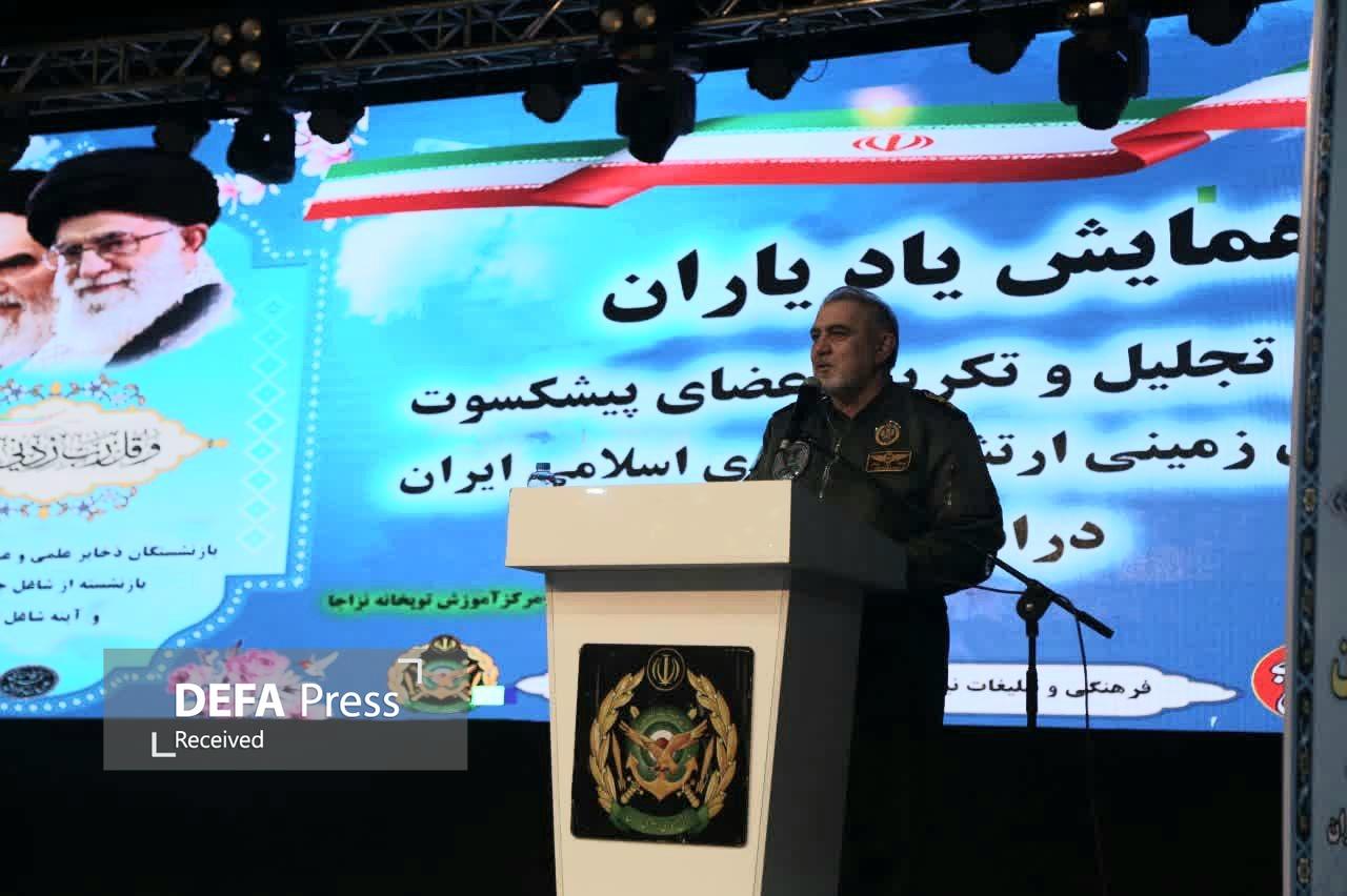 معاون هماهنگ کننده نیروی زمینی ارتش: پیشکسوتان و خانوادهها، نقش تعیینکنندهای در پاسداری از آرمانها و خنثیسازی تهدیدات دارند/ قدرت دفاعی کشور مبتنی بر آموزههای قرآنی و تجربیات میدانی نیروهای مسلح است معاون هماهنگ کننده نیروی زمینی ارتش: پیشکسوتان و خانوادهها، نقش تعیینکنندهای در پاسداری از آرمانها و خنثیسازی تهدیدات دارند/ قدرت دفاعی کشور مبتنی بر آموزههای قرآنی و تجربیات میدانی نیروهای مسلح است