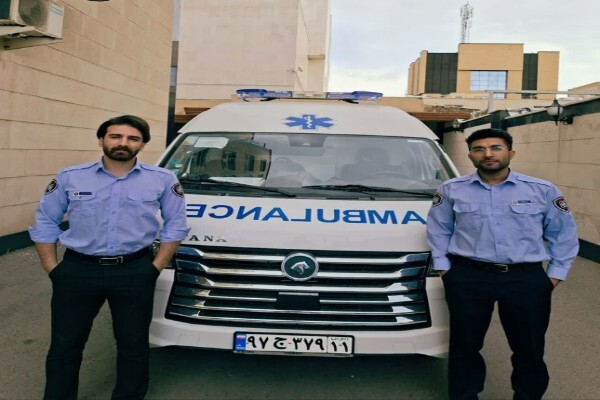 تحویل نخستین آمبولانس نو به بنیاد شهید و امور ایثارگران استان زنجان در راستای ارتقای خدمات درمانی