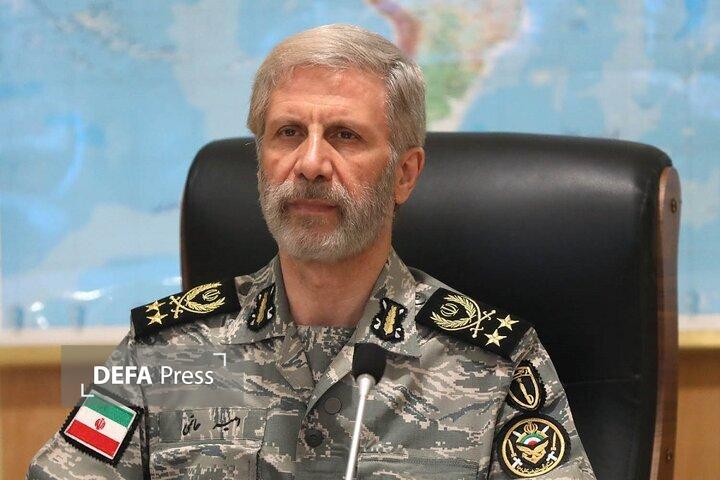 فرمانده کل ارتش، شهادت فرماندهان شهید و مردم را تسلیت گفت فرمانده کل ارتش، شهادت فرماندهان شهید و مردم را تسلیت گفت