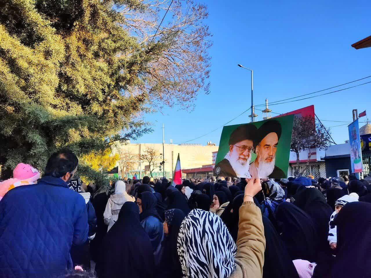 فیلم/خروش عظیم مردم زنجان همزمان با شهادت امام خامنه‌ای (ره)