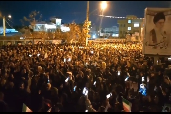 فیلم/ تجمع شبانه مردم یاسوج در سوگ شهادت رهبر معظم انقلاب