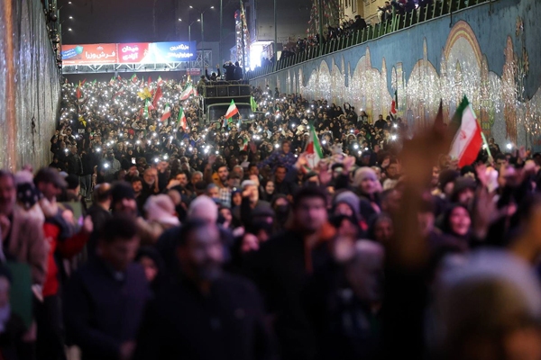 فوران خشم و ارادت در کرج؛ حضور سیل‌آسای مردم برای خونخواهی رهبر شهید