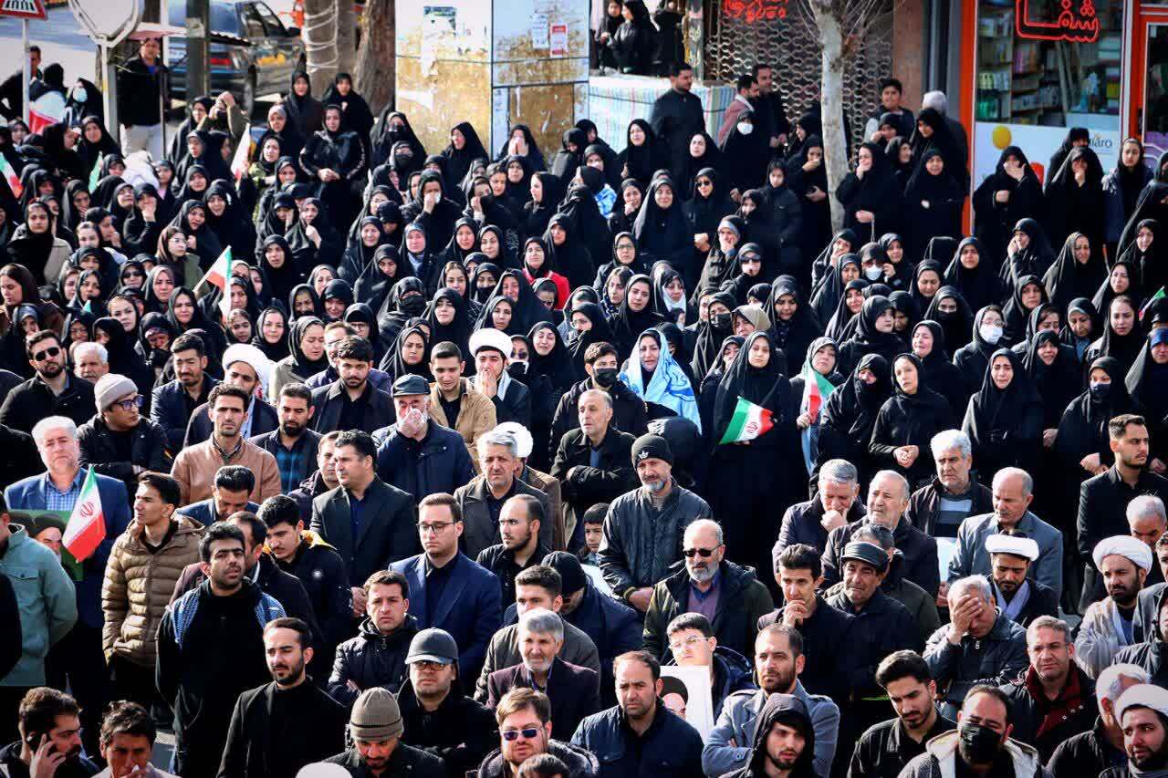 فیلم/ اجتماع مردم عزادار و وفادار شهرستان سلماس، در سوگ امام شهید