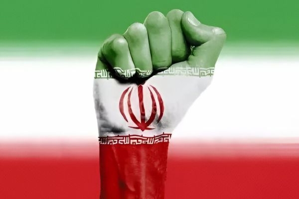 وحدت، پاسخ قطعی به شهادت رهبر/ دشمن باید از انسجام ما بلرزد