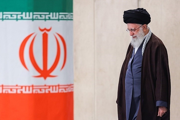 سوگ سرخ در رمضان؛ ملتی که با خون رهبرش، عهد جاودان بست