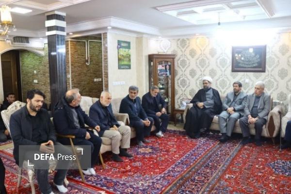 تکریم خانواده شهیدان محمدی با حضور نماینده ولی‌فقیه و استاندار همدان + تصاویر