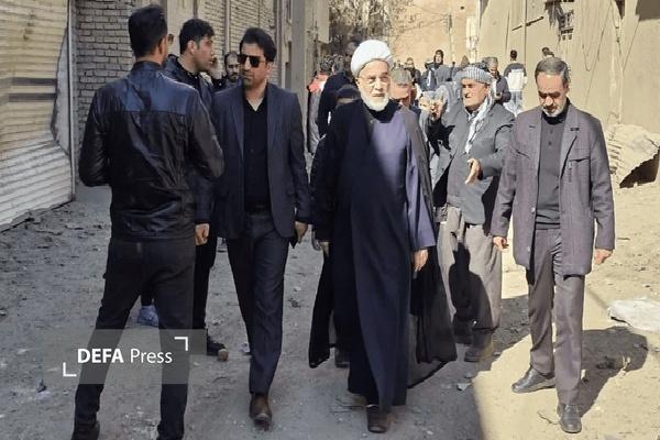 نماینده ولی فقیه در کردستان از مناطق آسیب دیده شهر سنندج بازدید کرد