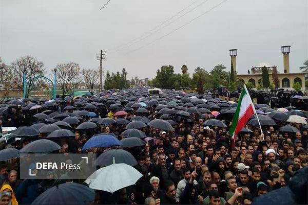 مردم روزه دار جهرم پا به پای باران شهدایشان را بدرقه کردند + تصاویر