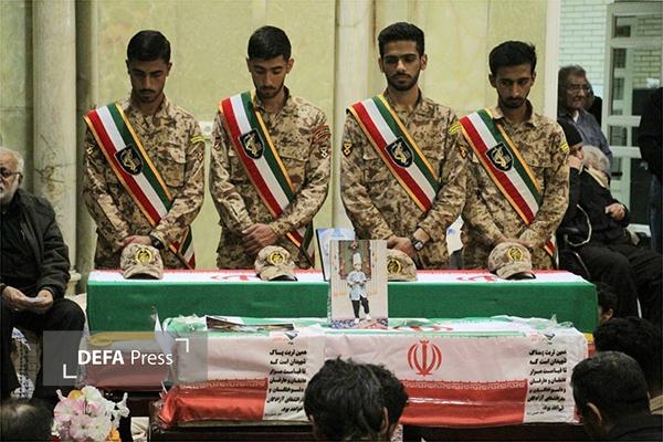 مردم شهرستان گراش داغدار دانشآموزان شهید مردم شهرستان گراش داغدار دانشآموزان شهید