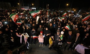 تصاویر / شب سوم حضور مردم اصفهان در میدان‌های شهر اصفهان در خونخواهی امام شهید