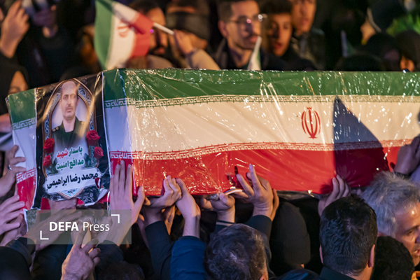 عکس| وداع با شهید مدافع امنیت در سمنان