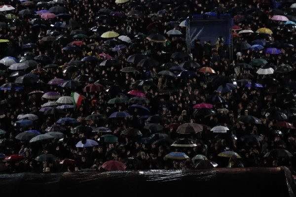 سنگر ایمانِ مردم در وداع با رهبرِ شهید؛ حضوری که از هر موشکی سنگین‌تر بود