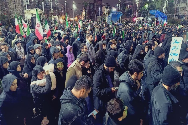 سنگر ایمانِ مردم در وداع با رهبرِ شهید؛ حضوری که از هر موشکی سنگین‌تر بود