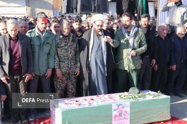 تشییع پیکر مطهر سرهنگ شهید «مهدی پیری» در روستای دینارآباد + تصاویر