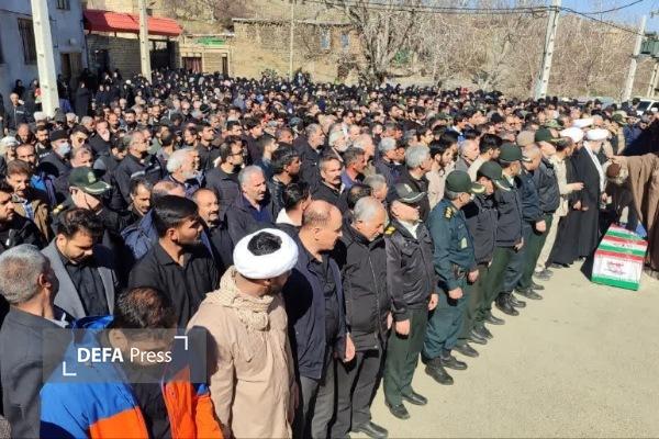 تشییع پیکر شهید «احمدرضا علیمحمدی» در روستای درهچنار ملایر + تصاویر تشییع پیکر شهید «احمدرضا علیمحمدی» در روستای درهچنار ملایر + تصاویر