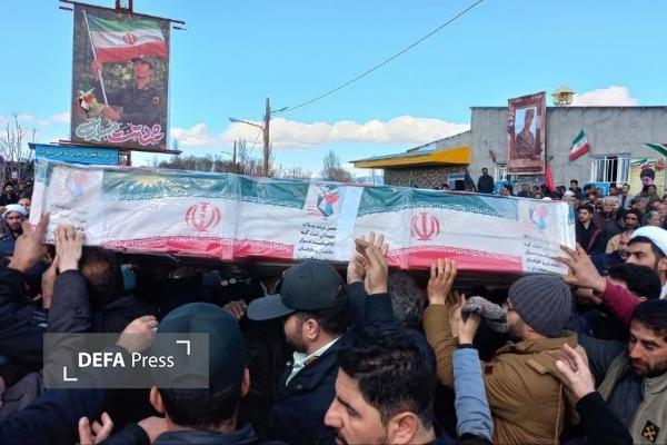 تصاویر/ تشییع پیکر شهید «امیرحسین رزاقی» در قروه درگزین + تصاویر