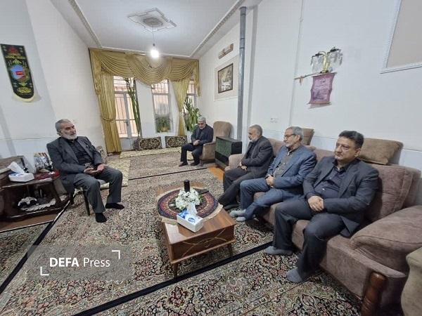 دیدار مدیرکل بنیاد استان کرمان با خانواده شهدای جنگ رمضان+تصاویر دیدار مدیرکل بنیاد استان کرمان با خانواده شهدای جنگ رمضان+تصاویر