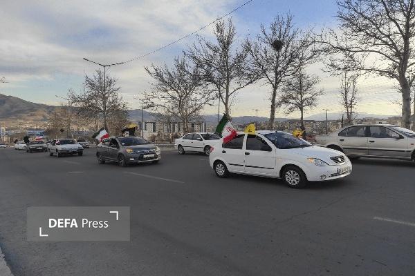 کاروان خودرویی مردم کردستان در حمایت از رزمندگان اسلام برگزار شد کاروان خودرویی مردم کردستان در حمایت از رزمندگان اسلام برگزار شد