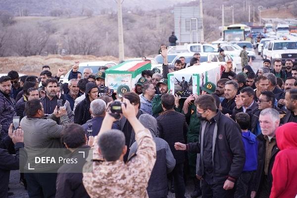 مراسم استقبال از شهیدان «امین اورنگ» و «علیرضا آزم» در یاسوج مراسم استقبال از شهیدان «امین اورنگ» و «علیرضا آزم» در یاسوج