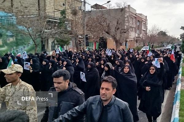 تشییع شهید اهل سنت جنگ تحمیلی در تایباد+ تصاویر