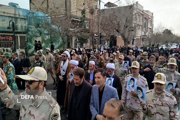 تشییع شهید اهل سنت جنگ تحمیلی در تایباد+ تصاویر