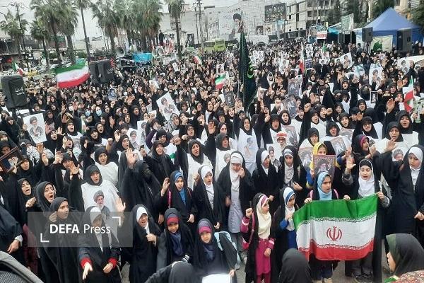 تجمع بانوان کفن پوش آملی به خون خواهی رهبر شهید انقلاب