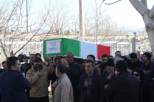 استقبال از پیکر شهید اردشیر رئیسی در معراج الشهدای شهرکرد
