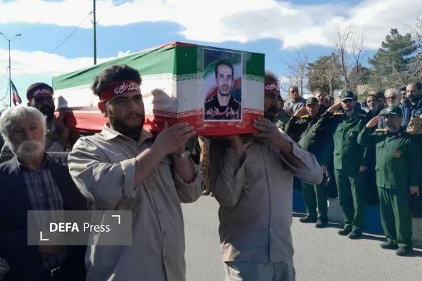 تشییع پیکر دو شهید حمله تروریستی آمریکا و رژیم صهیونیستی در نهاوند + تصاویر