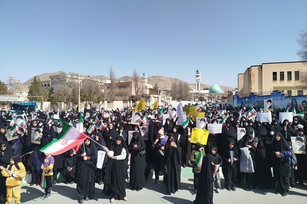 سوگواری حماسی بانوان شهرکرد در سوگ رهبر شهید