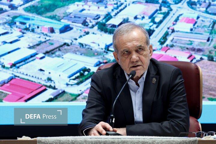 رئیس جمهور: از مردم کردستان که این روز‌ها پای کار ایران ایستاده‌اند قدردانی می‌کنم