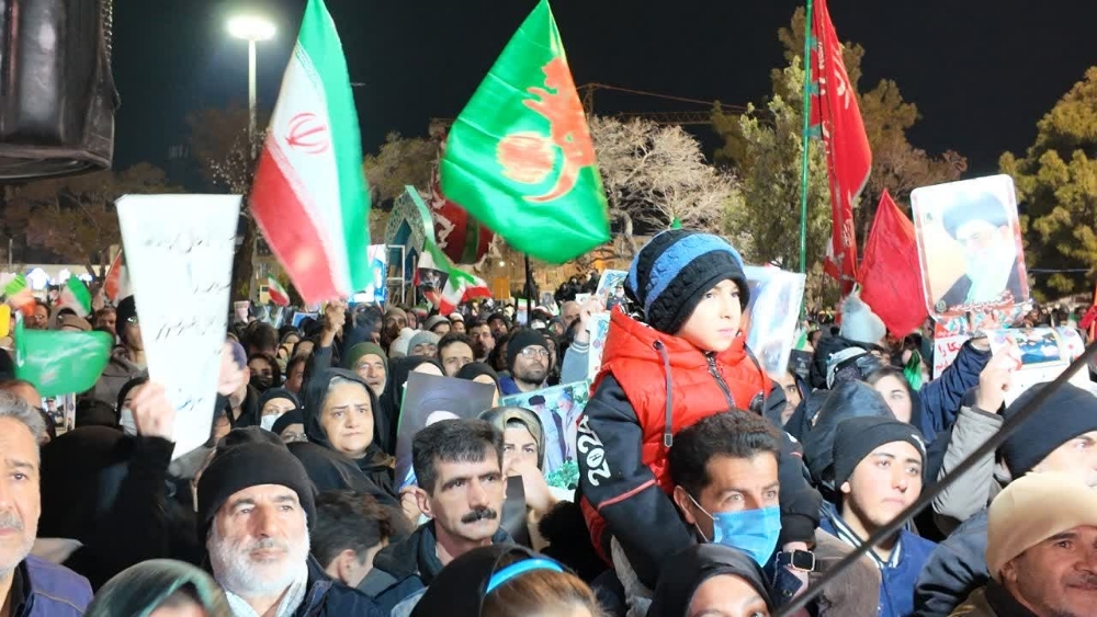 تصاویر/ فریاد حیدر حیدر مردم ولایت مدار اراک در لبیک گویی به رهبر شهید