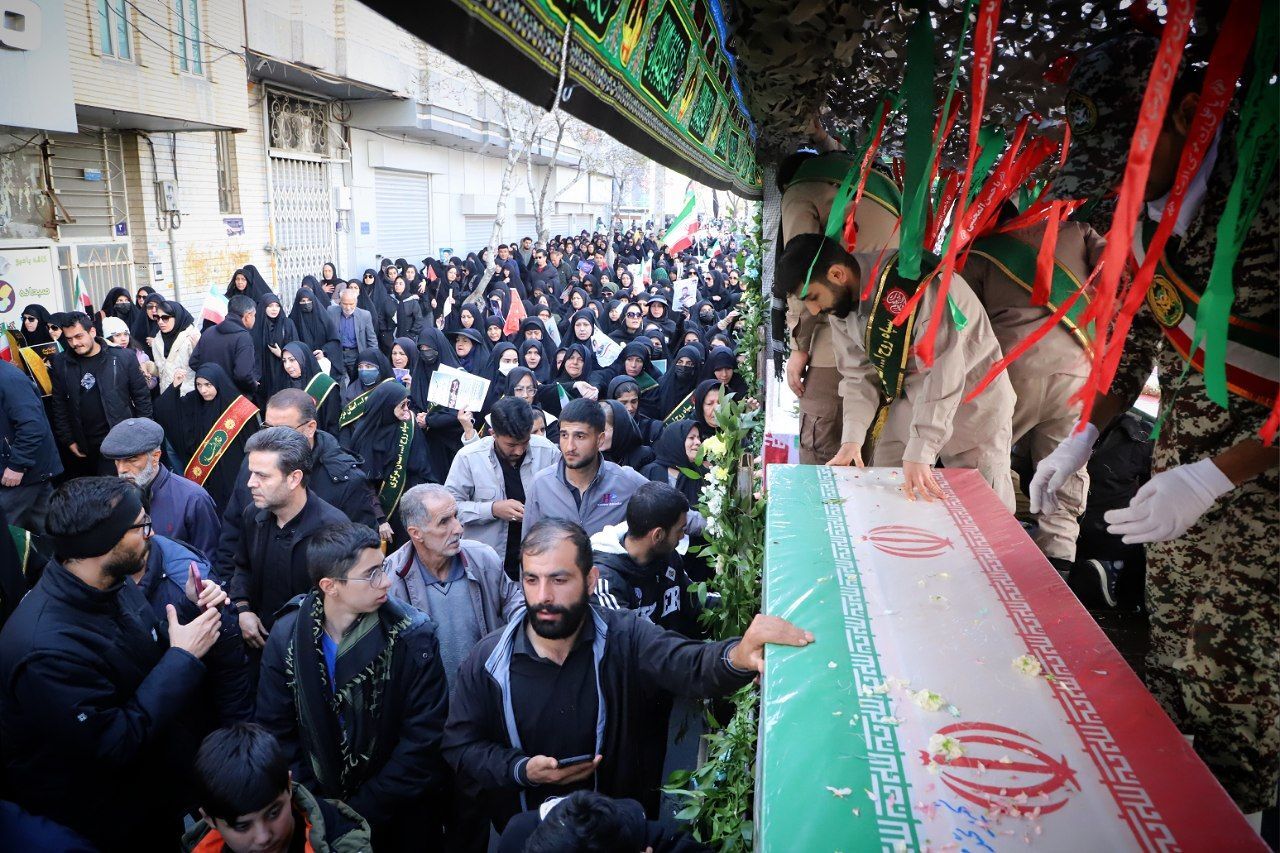 تصاویر/ مراسم تشییع پیکر مطهر شهدا در اراک