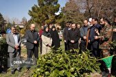 برگزاری مراسم روز درختکاری در جوار یادمان شهید گمنام باغستان قزوین