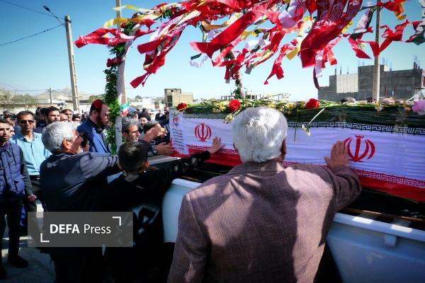 گزارش تصویری/ تشییع شهیدمدافع وطن «ابوالفضل نصرالهی» در آبدانان