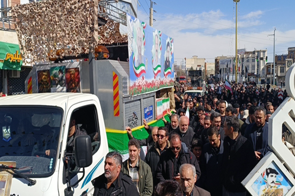 تشییع باشکوه پیکر شهید «ابوالفضل کلانتری» بر دوش مردم خرم‌دره