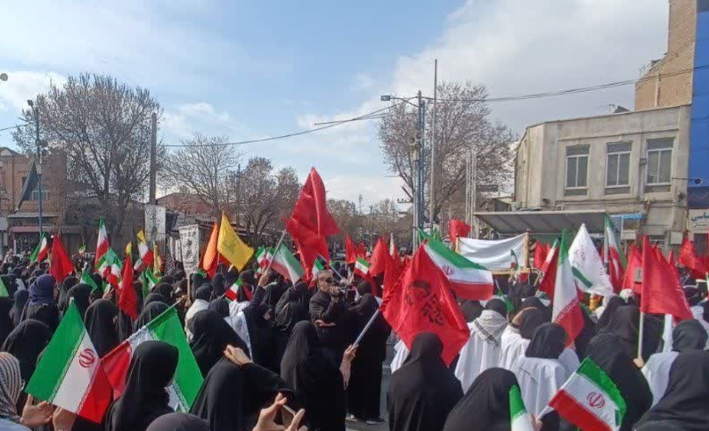 فیلم/ خروش بانوان جان بر کف ارومیه‌ای برای تجدید میثاق با رهبر شهید