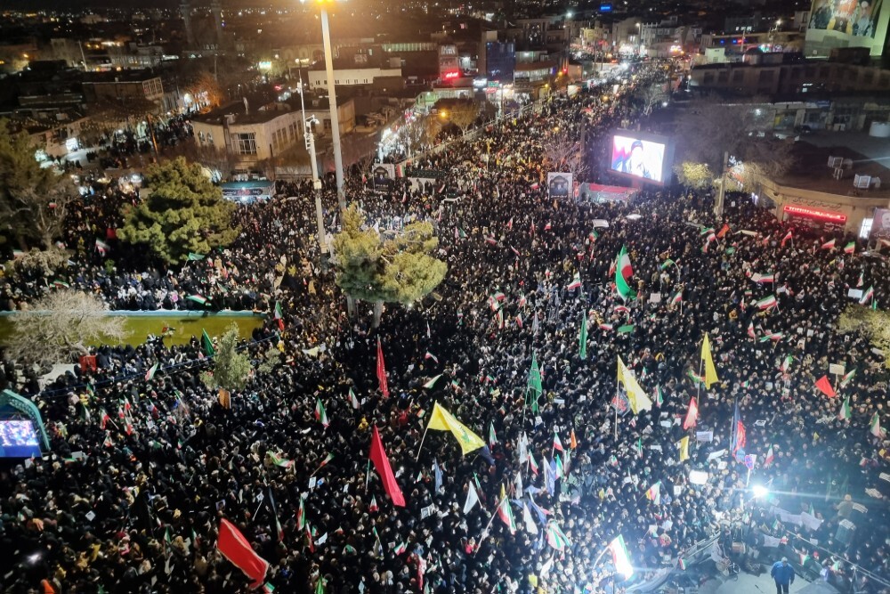 فیلم/ حضور پرشور مردم اراک در هفتمین شب شهادت قائد امت