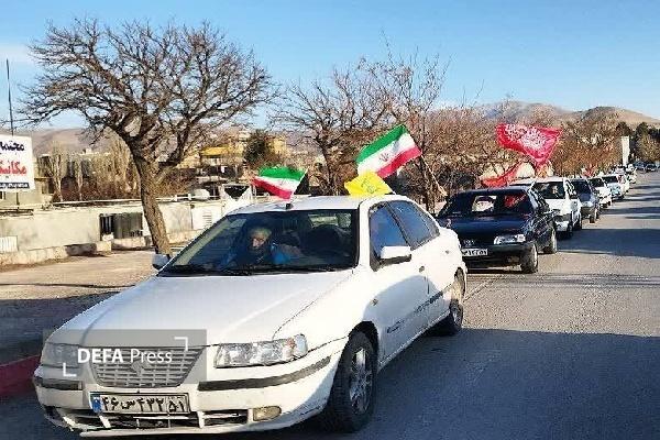 مانور خودرویی حمایت از رزمندگان سپاه اسلام در سنندج برگزار شد