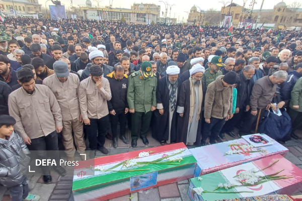 تشییع پیکر ۳ شهید حمله رژیم صهیونیستی و آمریکایی در همدان + تصاویر