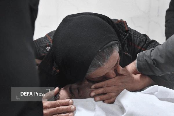 ملتی که مادرانش با اشک بدرقه می‌کنند و فرزندانش با خون تاریخ را ادامه می‌دهند